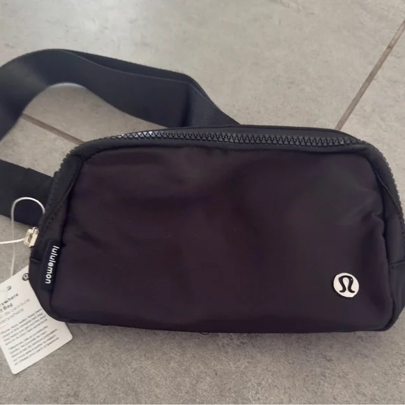 lululemon athletica Black Belt Bag - Picture 4 of 5